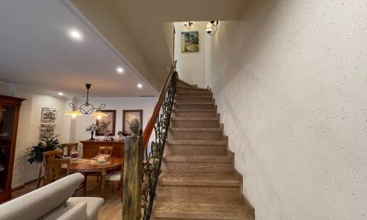 Bestaand - Townhouse / Semi-detached - Elche - Center