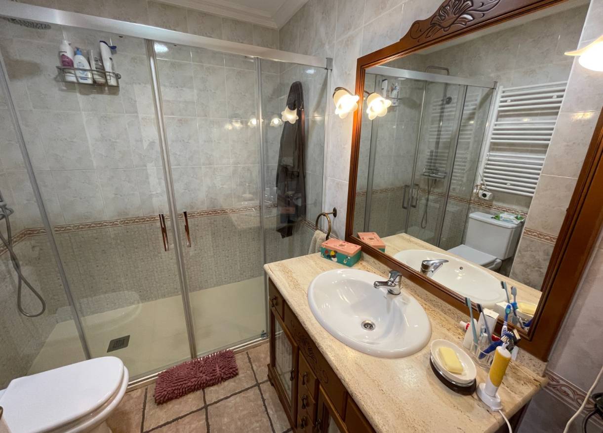 Bestaand - Townhouse / Semi-detached - Elche - Center