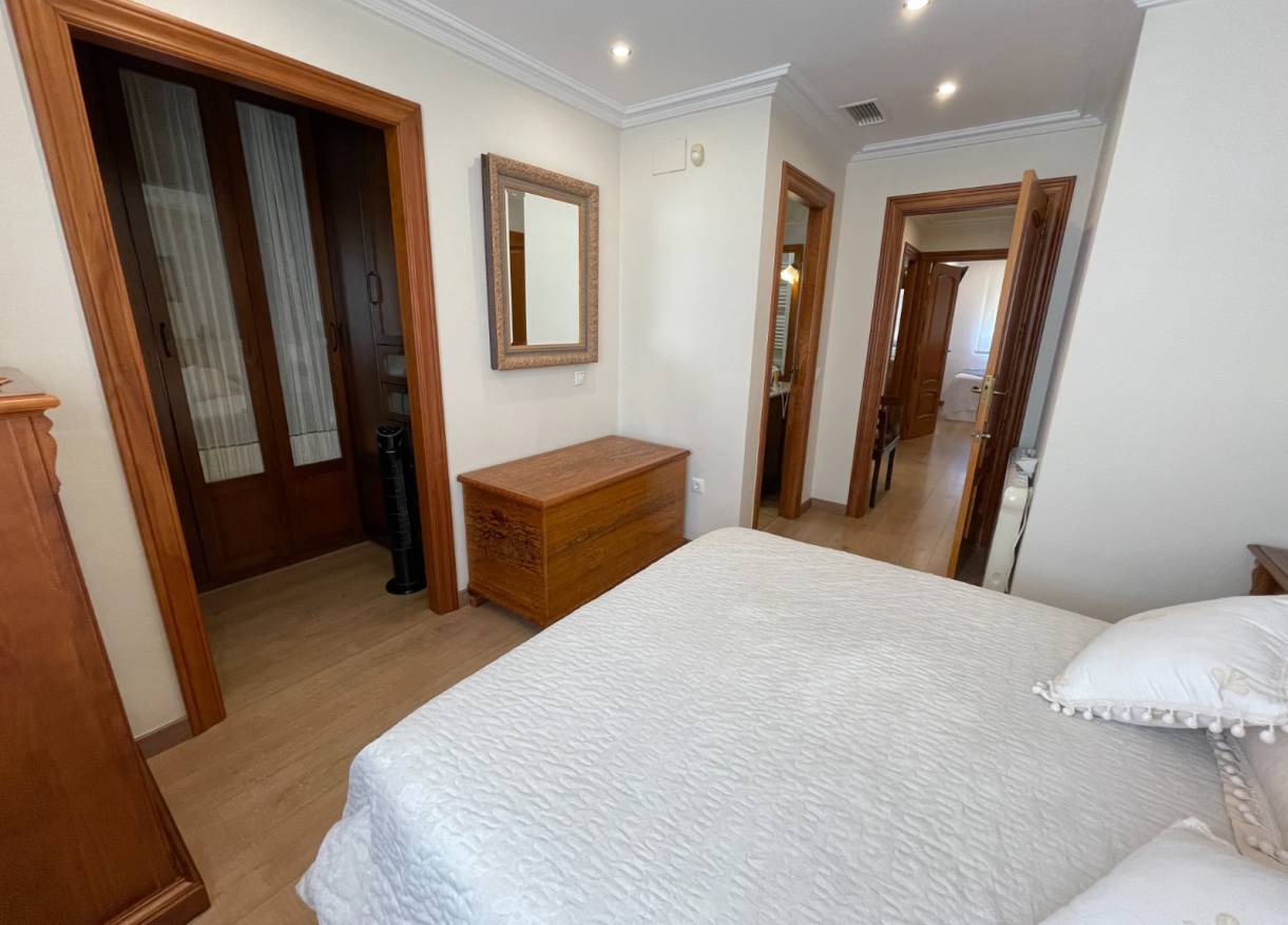 Bestaand - Townhouse / Semi-detached - Elche - Center