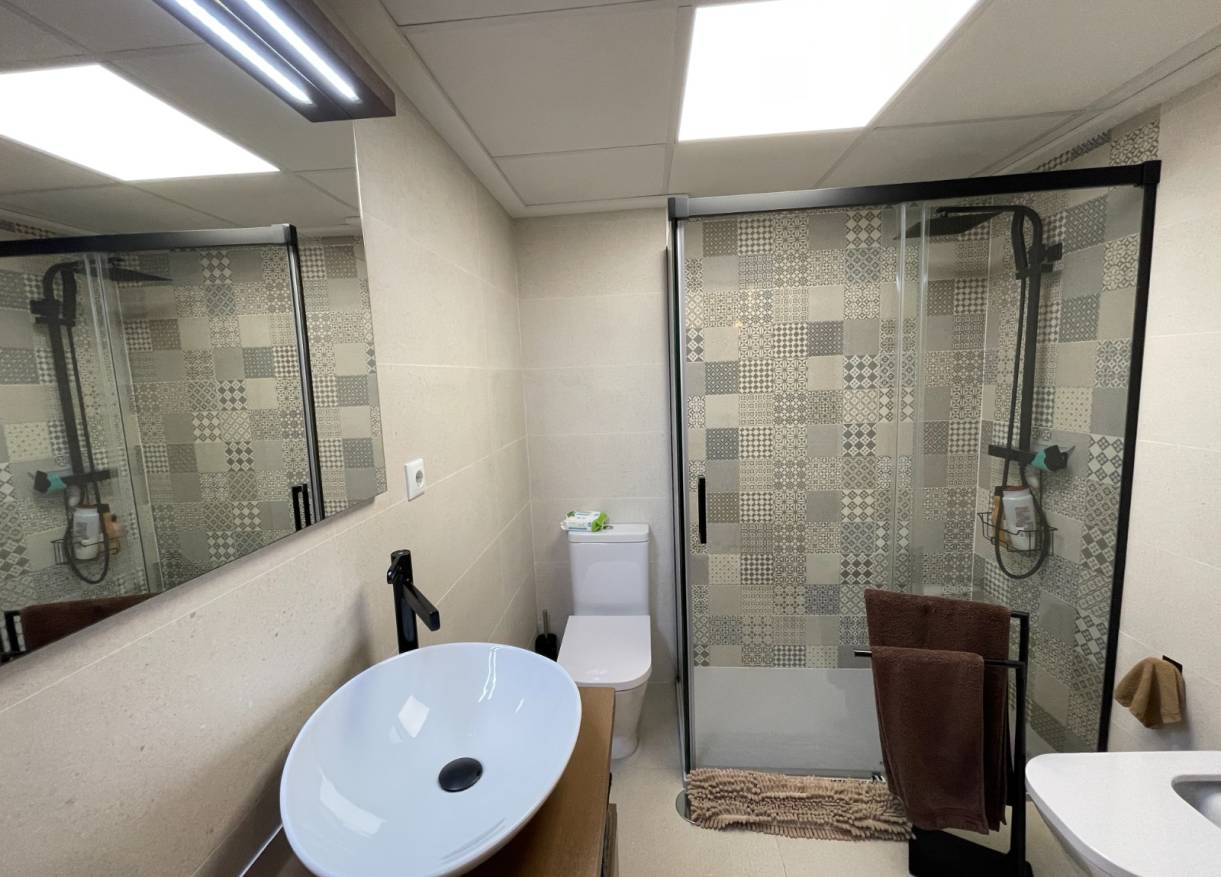 Bestaand - Townhouse / Semi-detached - Elche - Center