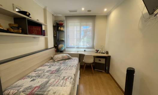 Bestaand - Townhouse / Semi-detached - Elche - Center