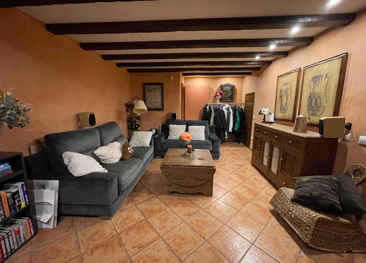 Bestaand - Townhouse / Semi-detached - Elche - Center