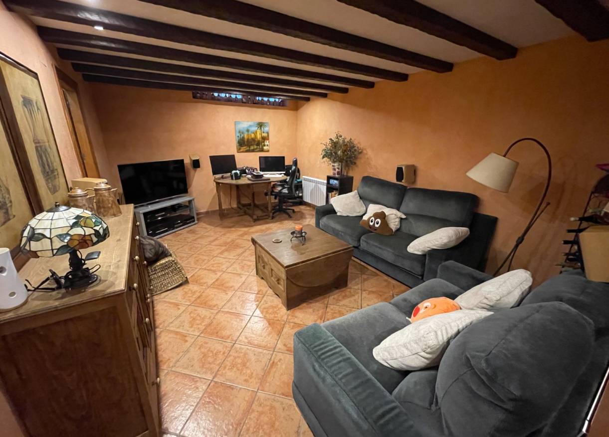 Bestaand - Townhouse / Semi-detached - Elche - Center