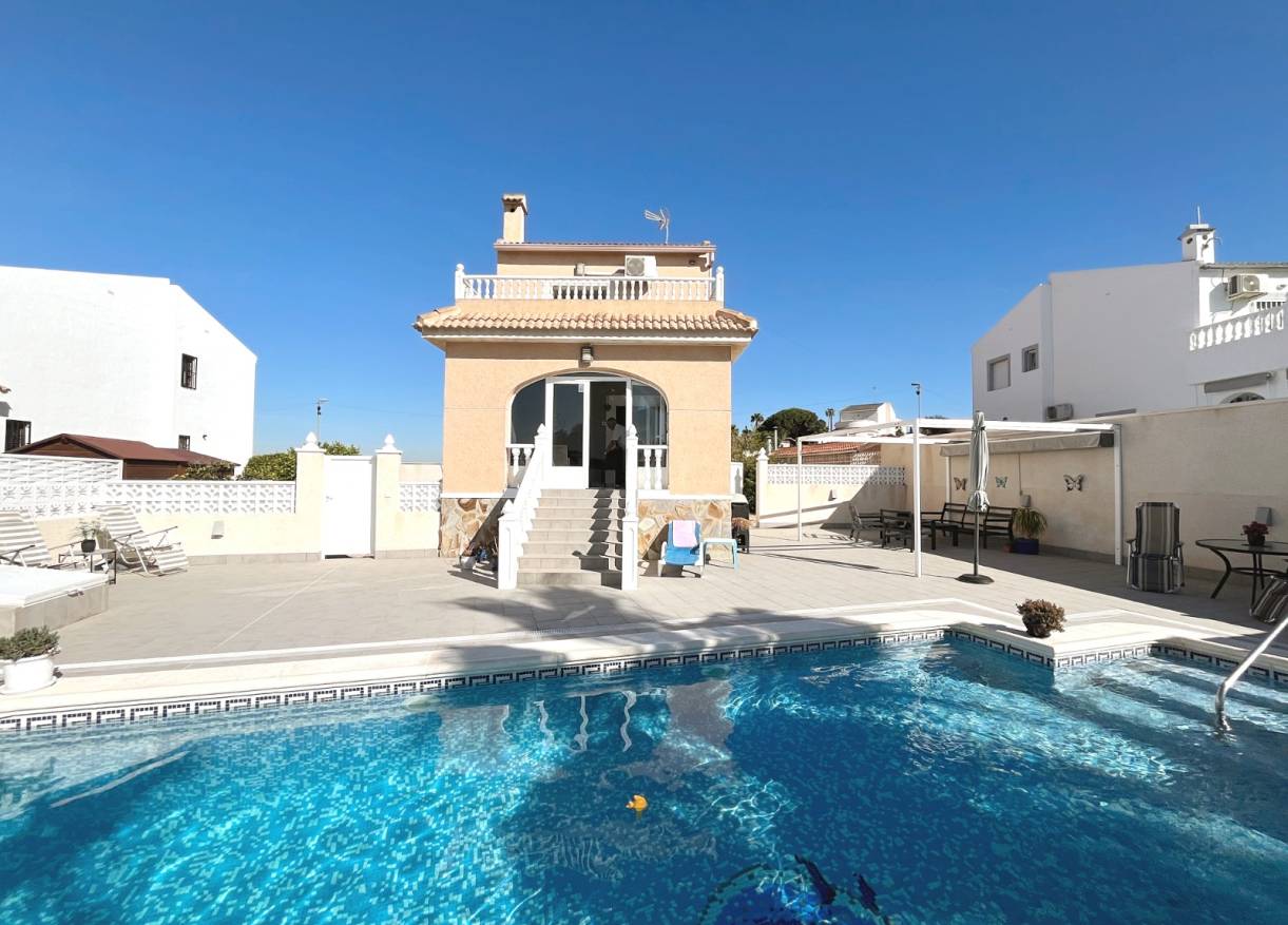 Bestaand - Villa - Benijófar - Monte Azul/ El Dorado
