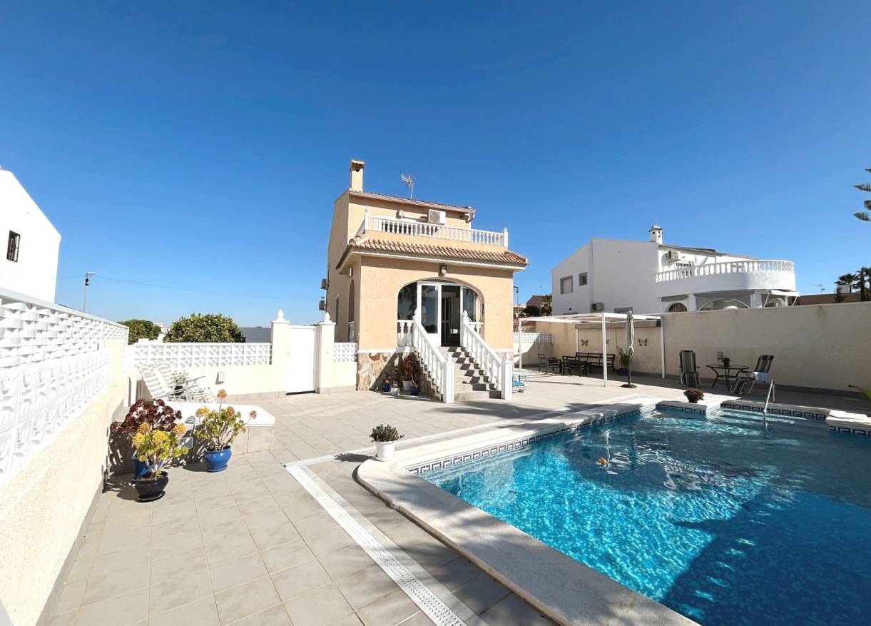 Bestaand - Villa - Benijófar - Monte Azul/ El Dorado