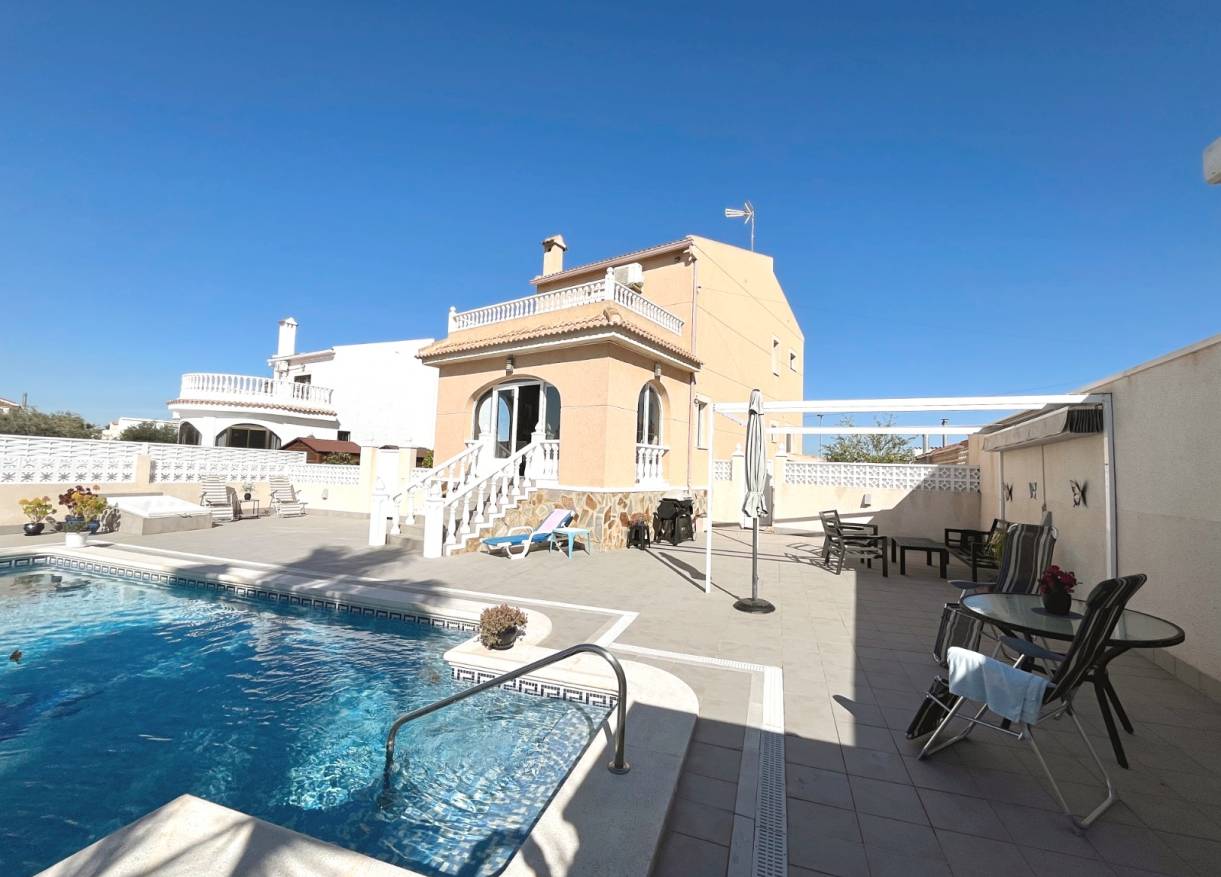 Bestaand - Villa - Benijófar - Monte Azul/ El Dorado
