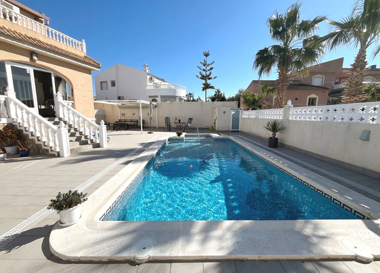 Bestaand - Villa - Benijófar - Monte Azul/ El Dorado
