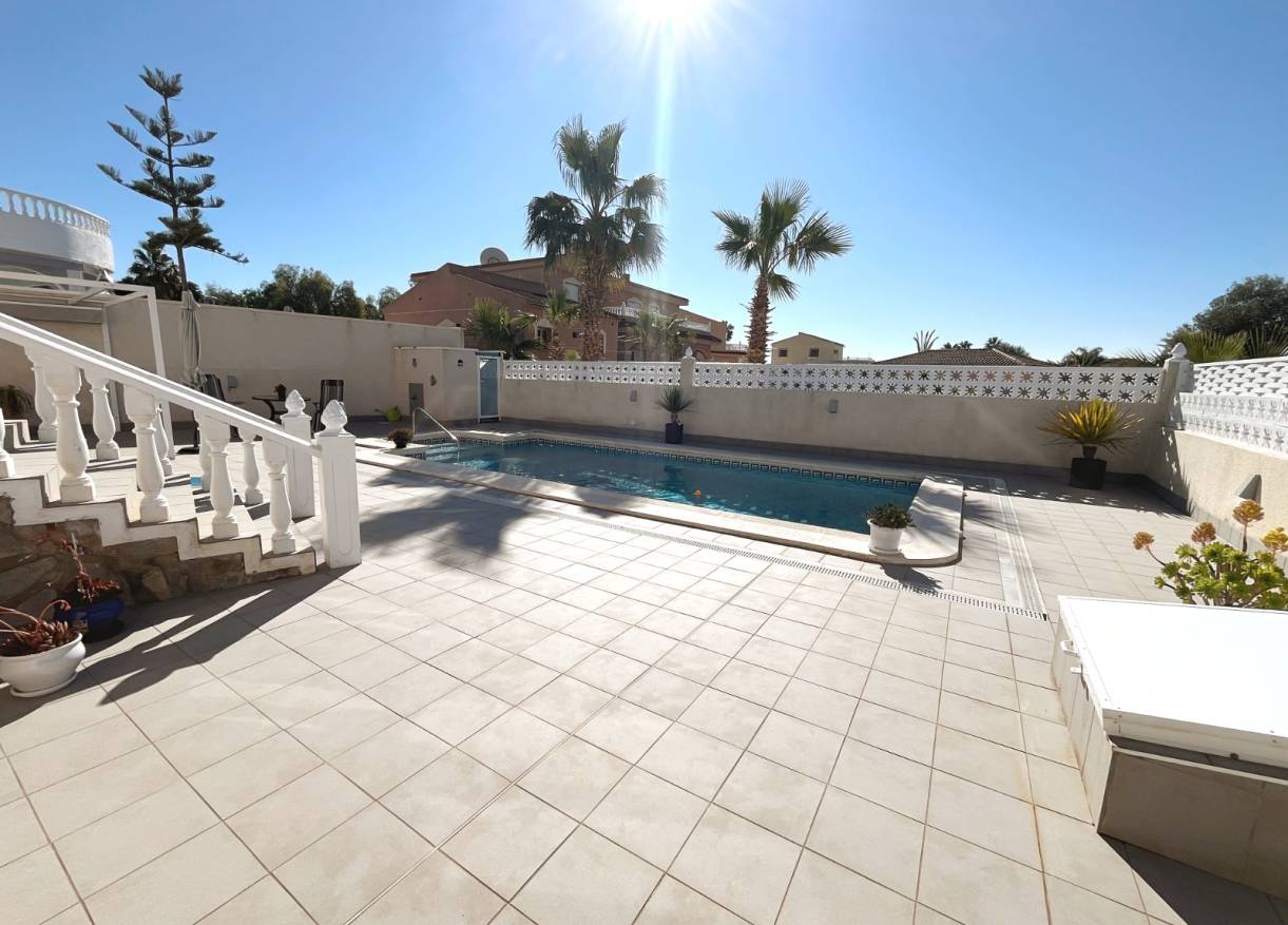 Bestaand - Villa - Benijófar - Monte Azul/ El Dorado