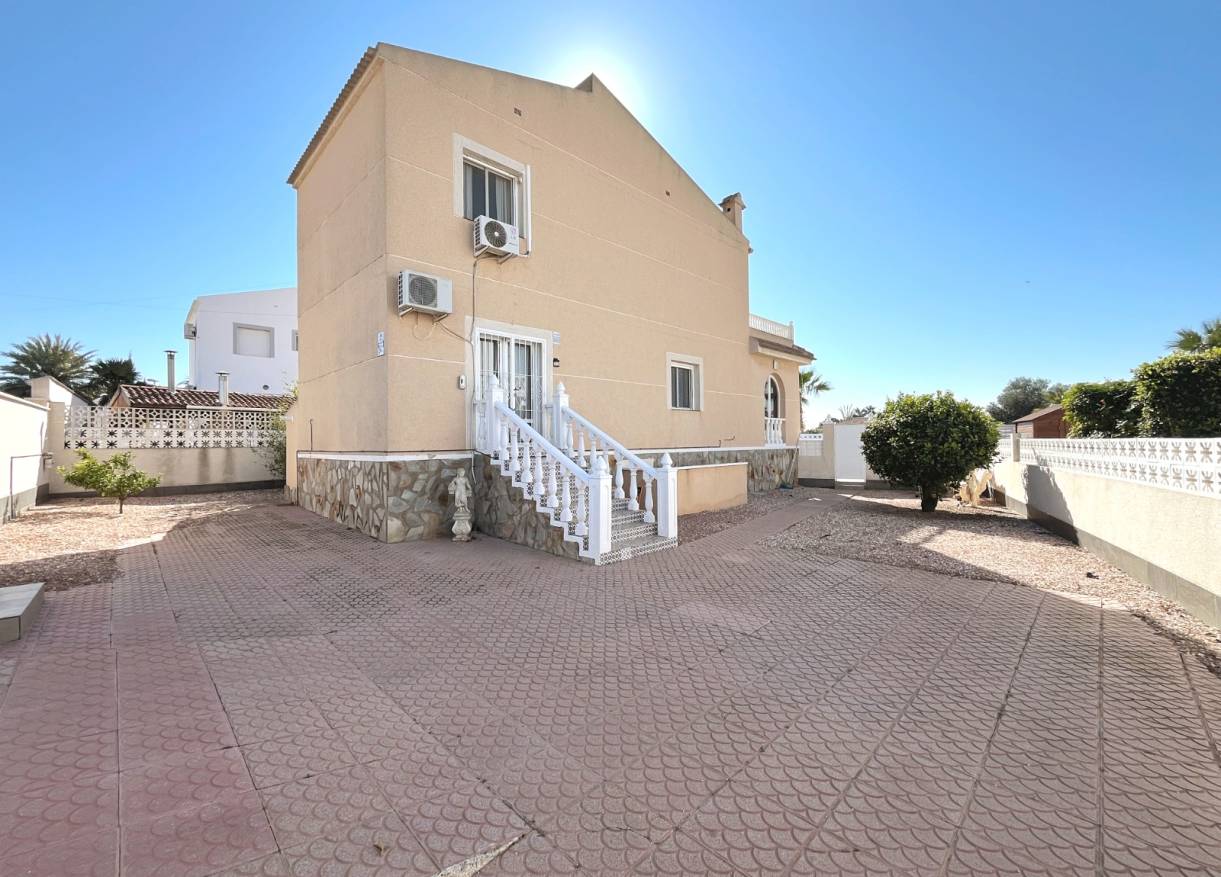 Bestaand - Villa - Benijófar - Monte Azul/ El Dorado