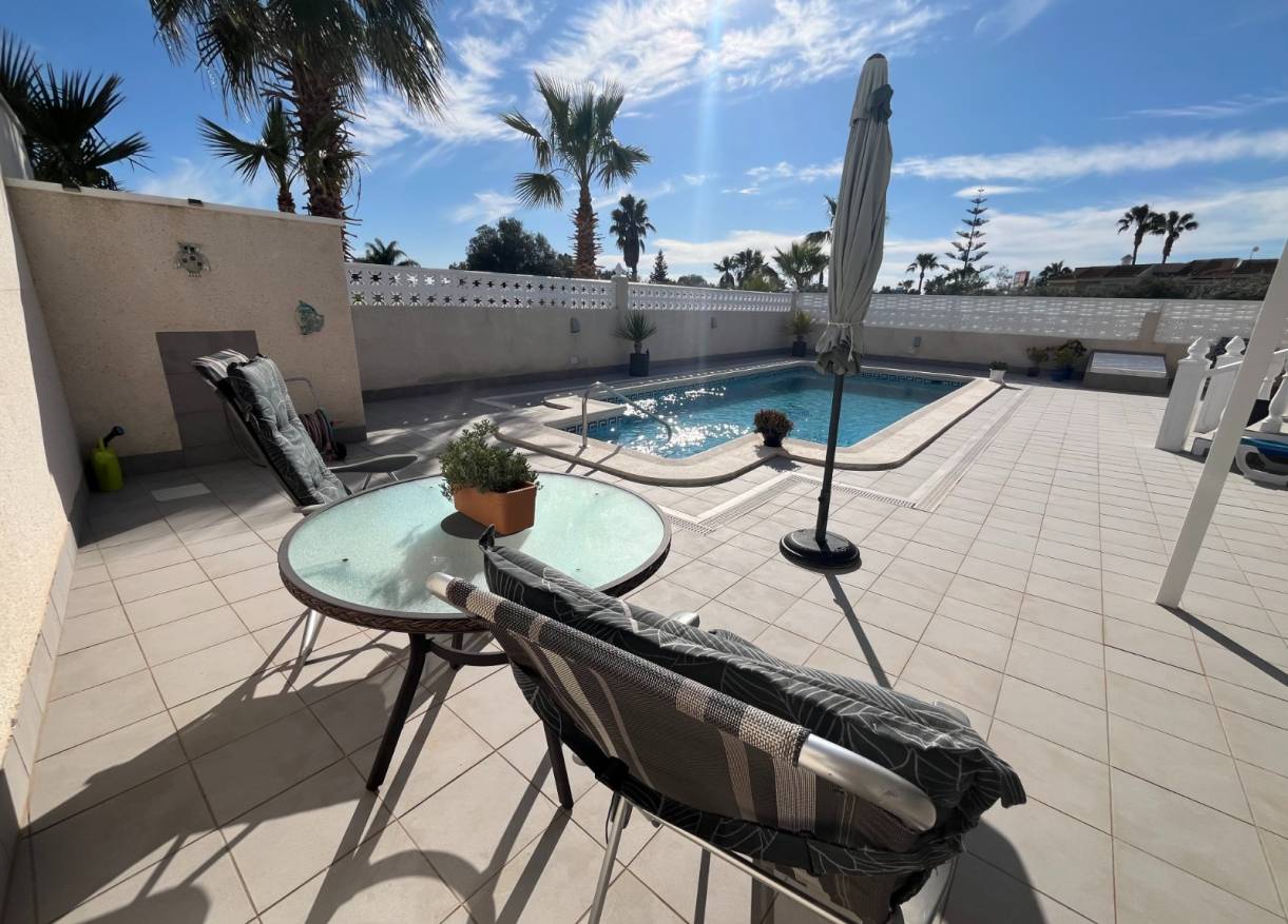 Bestaand - Villa - Benijófar - Monte Azul/ El Dorado