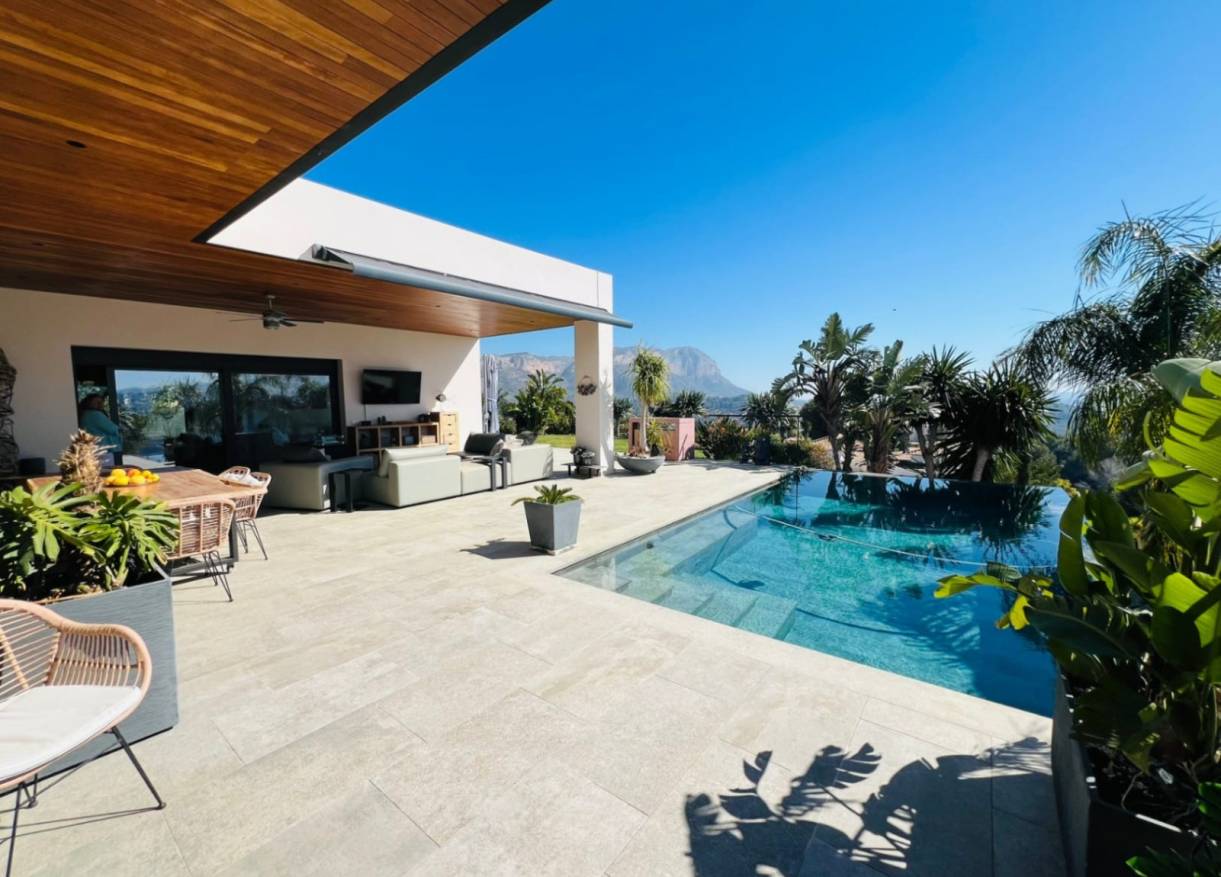Bestaand - Villa - Denia