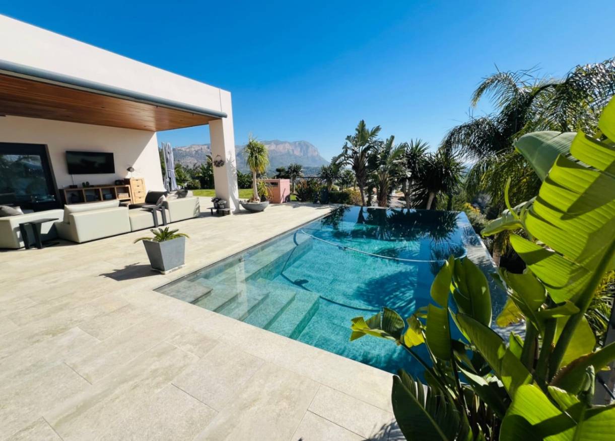 Bestaand - Villa - Denia