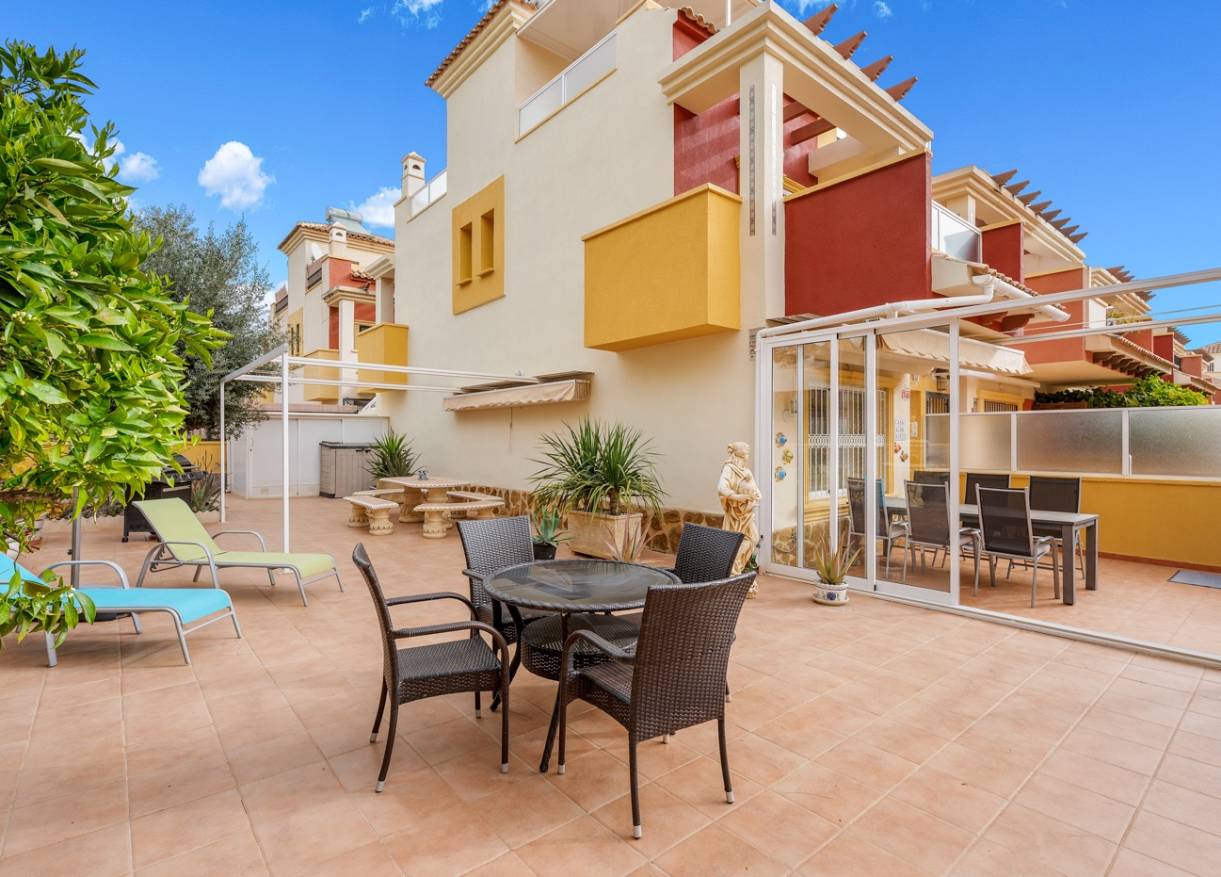 Bestaand - Townhouse / Semi-detached - Orihuela Costa - Villamartin