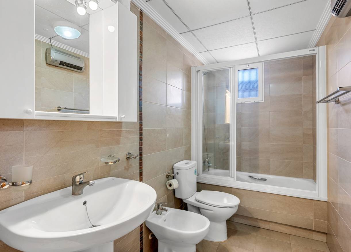 Bestaand - Townhouse / Semi-detached - Orihuela Costa - Villamartin