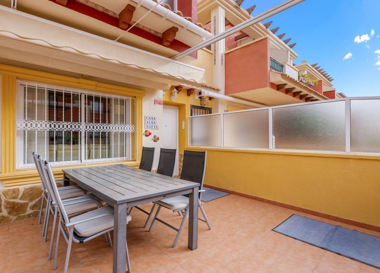 Bestaand - Townhouse / Semi-detached - Orihuela Costa - Villamartin