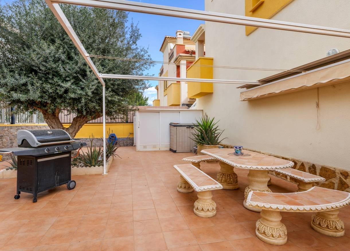 Bestaand - Townhouse / Semi-detached - Orihuela Costa - Villamartin