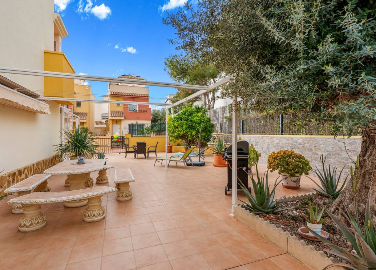 Bestaand - Townhouse / Semi-detached - Orihuela Costa - Villamartin
