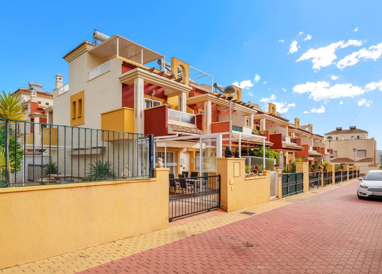 Bestaand - Townhouse / Semi-detached - Orihuela Costa - Villamartin