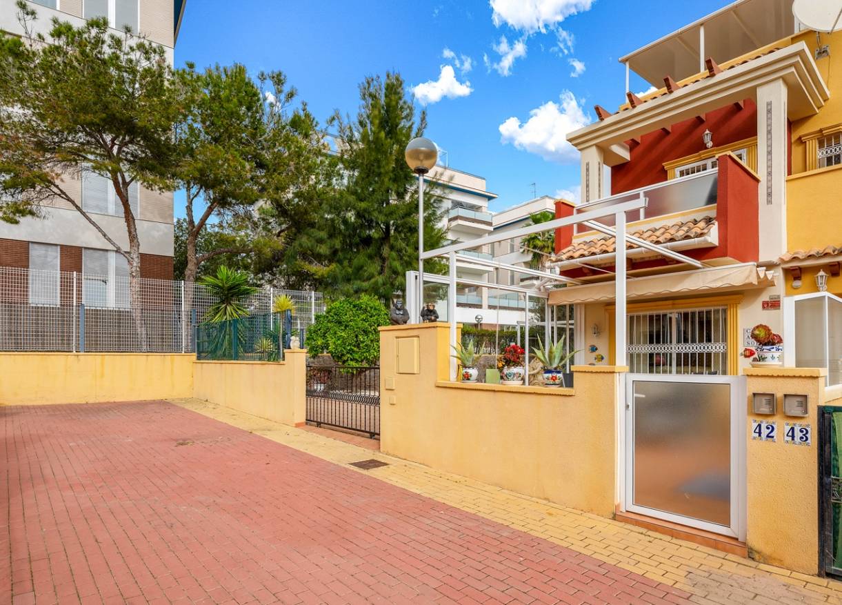 Bestaand - Townhouse / Semi-detached - Orihuela Costa - Villamartin