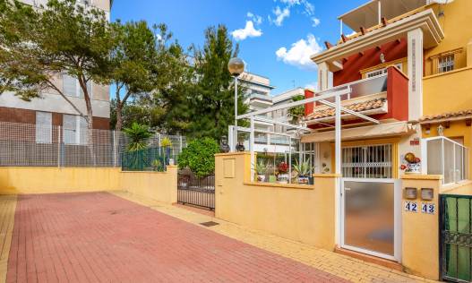 Bestaand - Townhouse / Semi-detached - Orihuela Costa - Villamartin