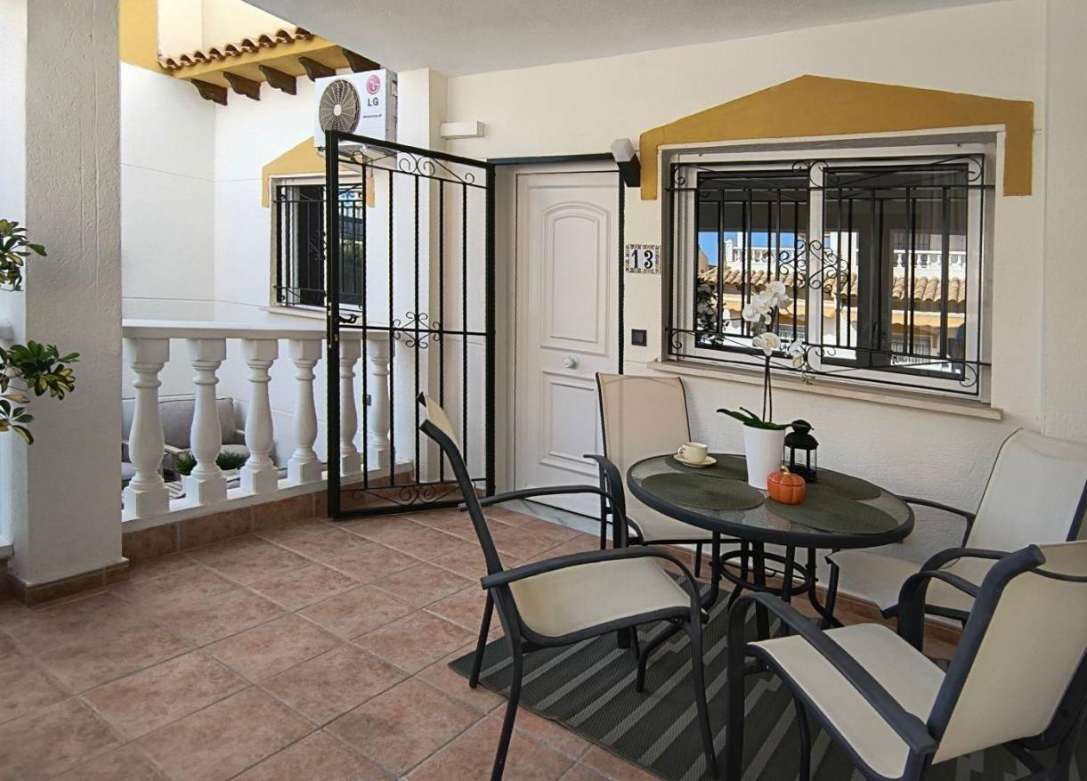 Bestaand - Townhouse / Semi-detached - Orihuela Costa - Urbanización Perla del Mar