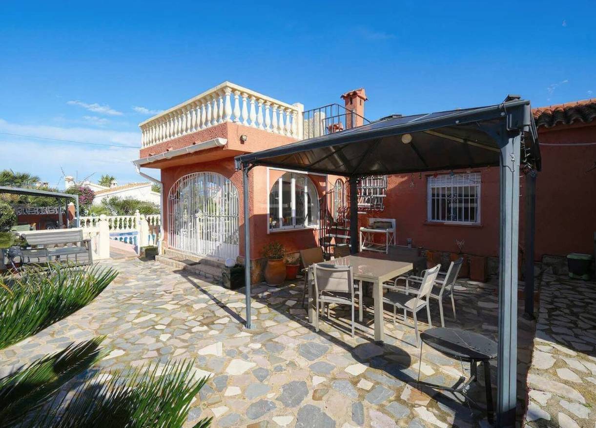 Bestaand - Villa - Denia