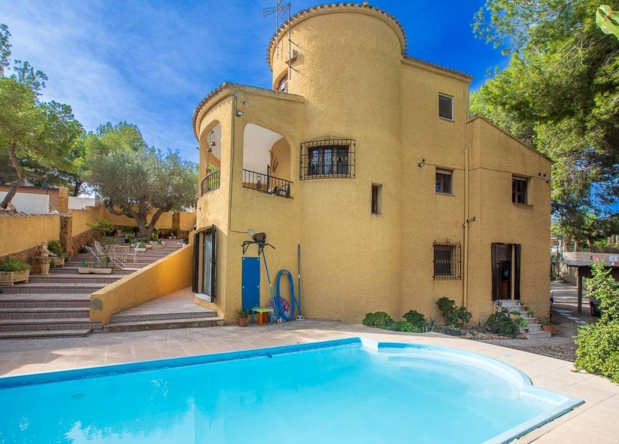 Bestaand - Villa - Villamartín - Res. Las Filipinas