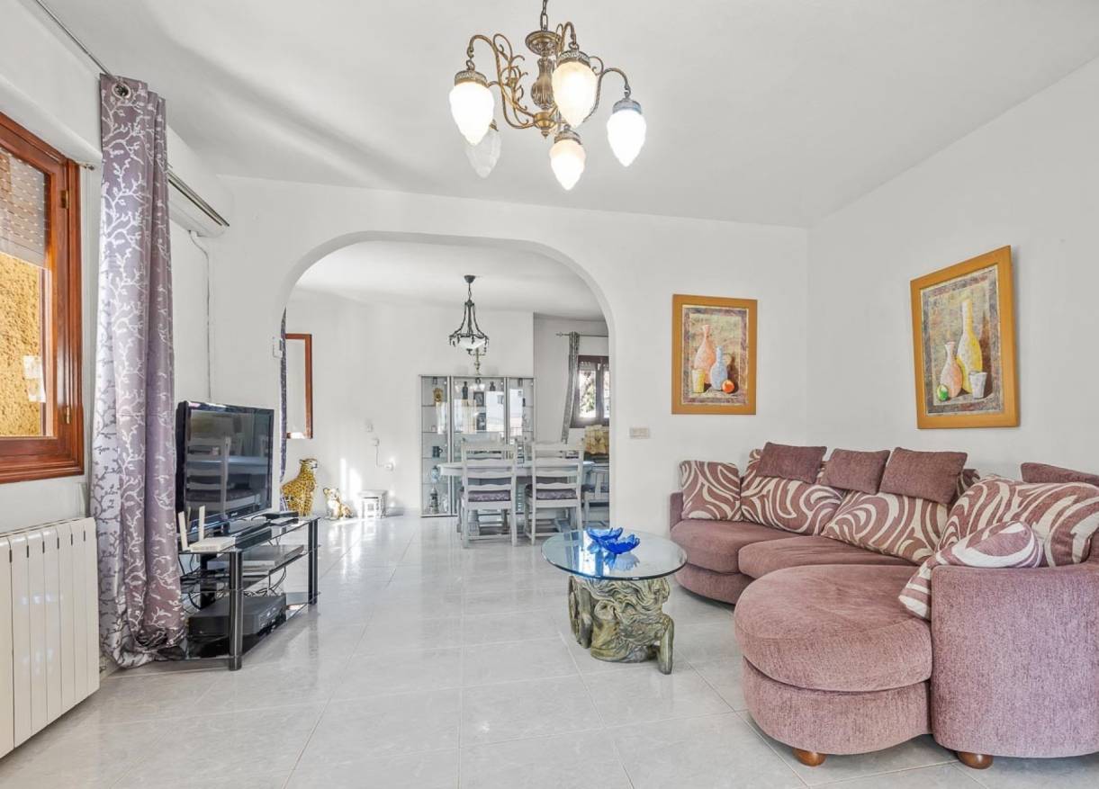 Bestaand - Villa - Villamartín - Res. Las Filipinas
