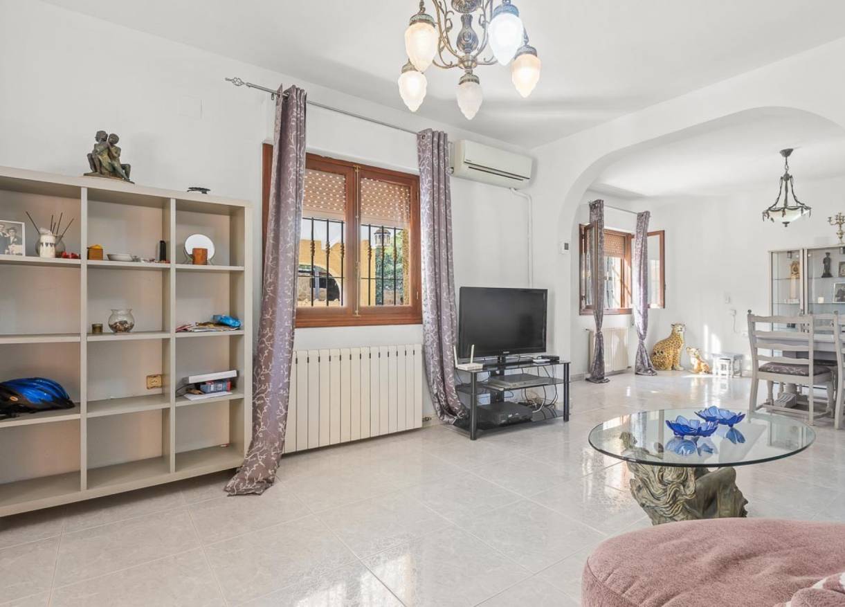 Bestaand - Villa - Villamartín - Res. Las Filipinas