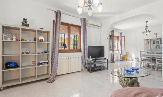 Bestaand - Villa - Villamartín - Res. Las Filipinas