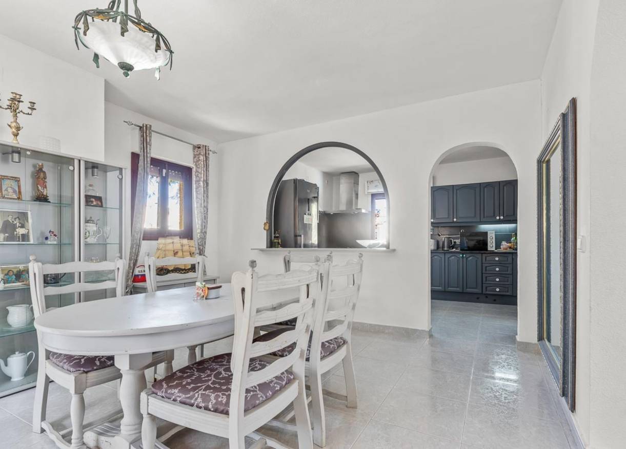 Bestaand - Villa - Villamartín - Res. Las Filipinas