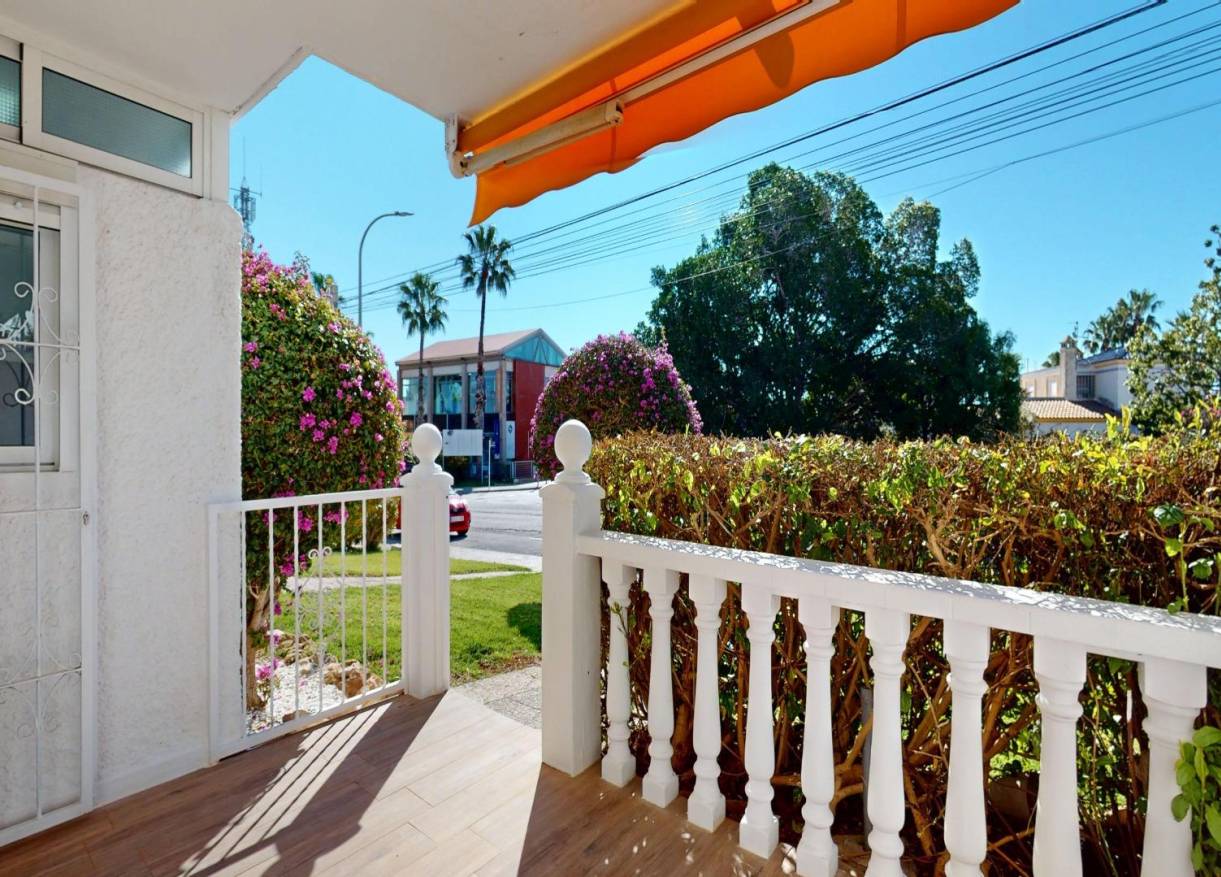 Bestaand - Townhouse / Semi-detached - Orihuela Costa - Villamartín-Las Filipinas