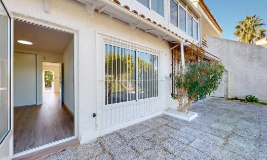 Bestaand - Townhouse / Semi-detached - Orihuela Costa - Villamartín-Las Filipinas