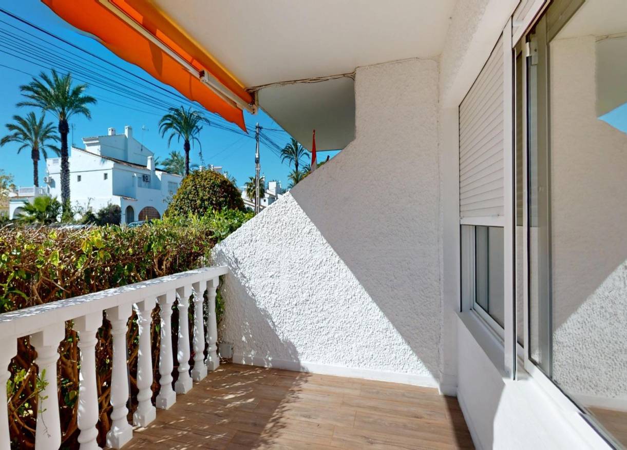 Bestaand - Townhouse / Semi-detached - Orihuela Costa - Villamartín-Las Filipinas