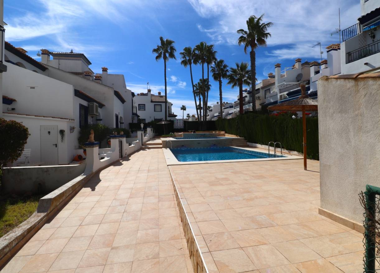 Bestaand - Townhouse / Semi-detached - Orihuela Costa - Villamartin