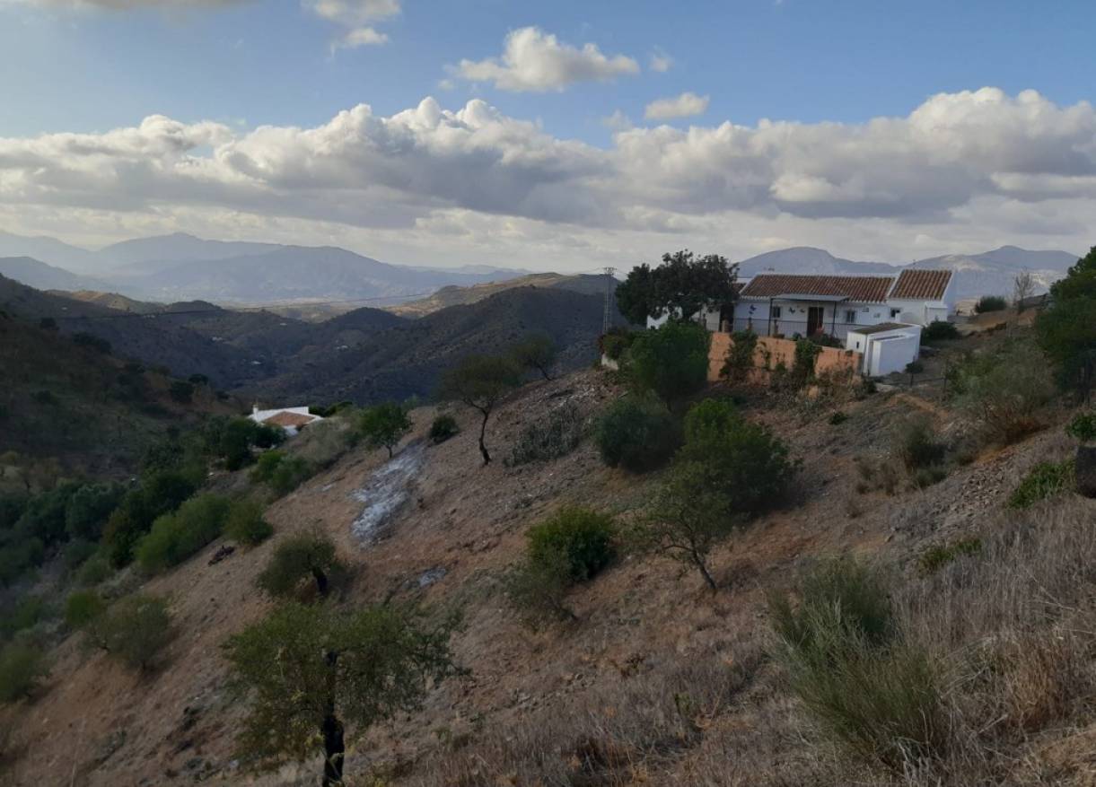 Bestaand - Villa - Almogía